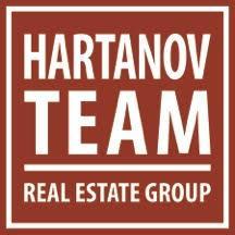We are Orange County Realtors who pride ourselves
on being able to meet your buying and selling needs.