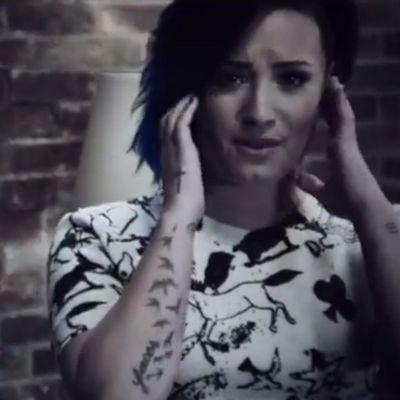 Nos siga no instagram também @fc_smilelovato