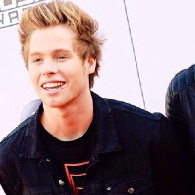 5sos is a band. A very not-cool band. a very weird band. They suck 
❤️