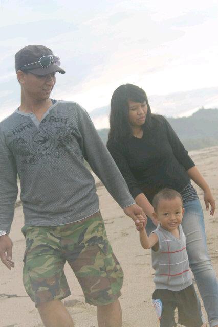 FadhzlanN's profile picture. Ambisi mencari yang terbaik itu pasti untuk keluarga,tapi aku tidak akan pernah meninggalkan yang terbaik meski banyak yang sempurna didepanku