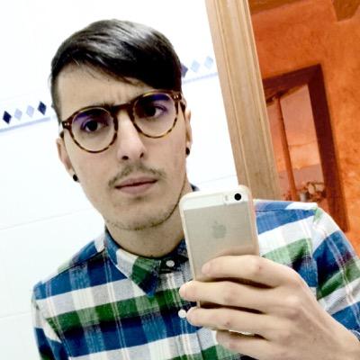 de esos que llevan pantalón de cuadros y mandil