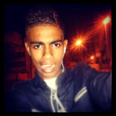 ‏أكره تلك الذكريات الموجعة ، التي تأتي دوماً عندما أكون بمفردي ..!.