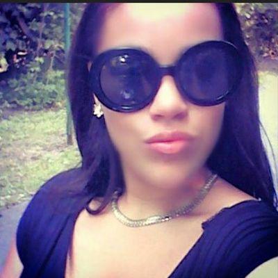 Simply_Tatianaa's profile picture. 