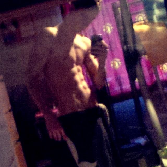 tolhurst_robert's profile picture. Snap chat: robert-yh123 
BBM: 2B17E88D
Insta: robert_t123 
Phone number: 07512054278