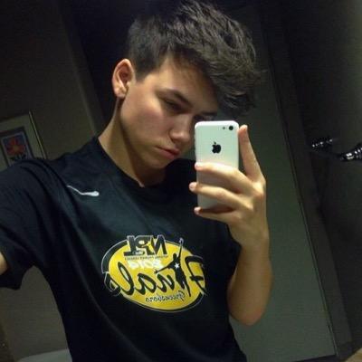 Wes Tucker On Twitter Gloupchallenge Yes I M A Transgender But