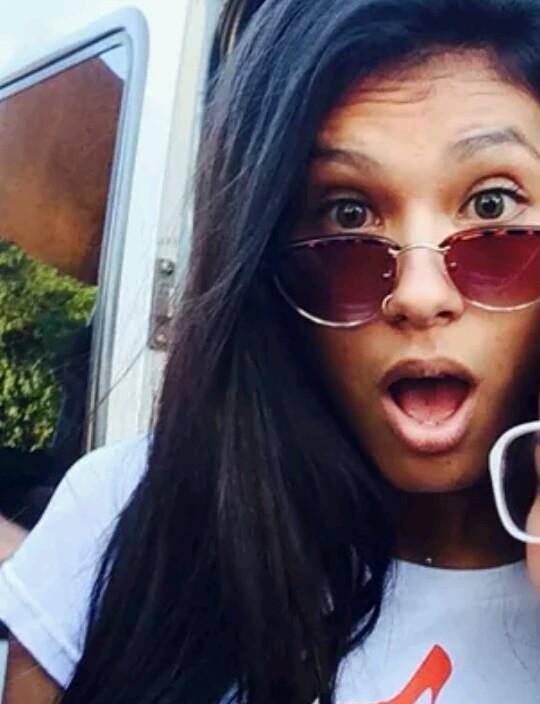 ''Tinha que ser fã de uma funkeira que só faz besteira ''