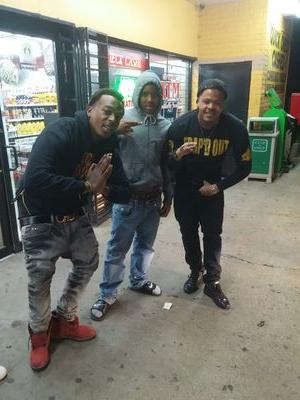 Ima Get Rich Or Die Trying #HUSTLA I Dont Need A Group Of Niggas Cause I Got Boxes Of Bullets #Ziploxk R.I.P #MONEYWEBB