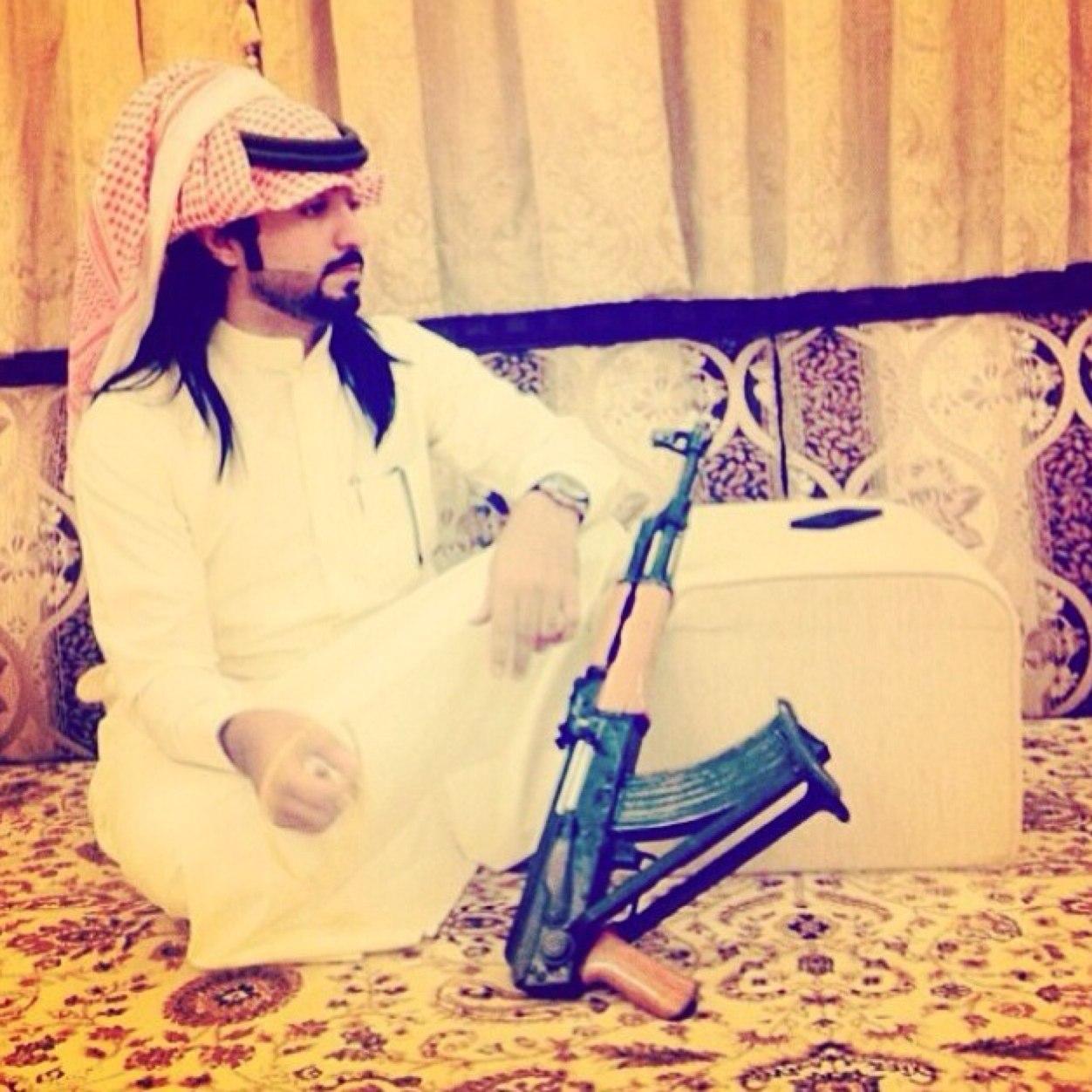 آفتقدتك كثيراً ، وأقتنعت بِ رحيلكك لكننيَ ، لَم آقتنع لمآذآ أنتظركك إلىَ آلآن”