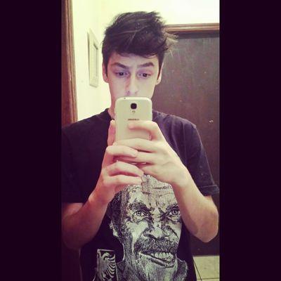 Na vida existem erros e verdades, dizer que te amo pode ter sido meu maior erro, mas foi minha maior verdade!