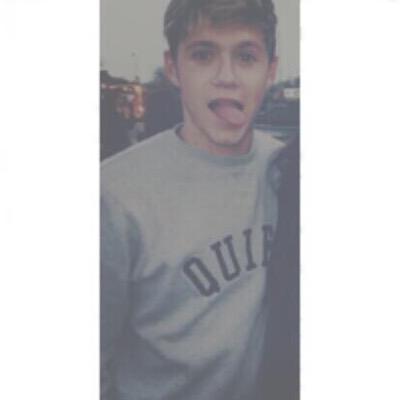 Hi! @sugarpufflou just gave you a free follow ! Show some love and follow her !