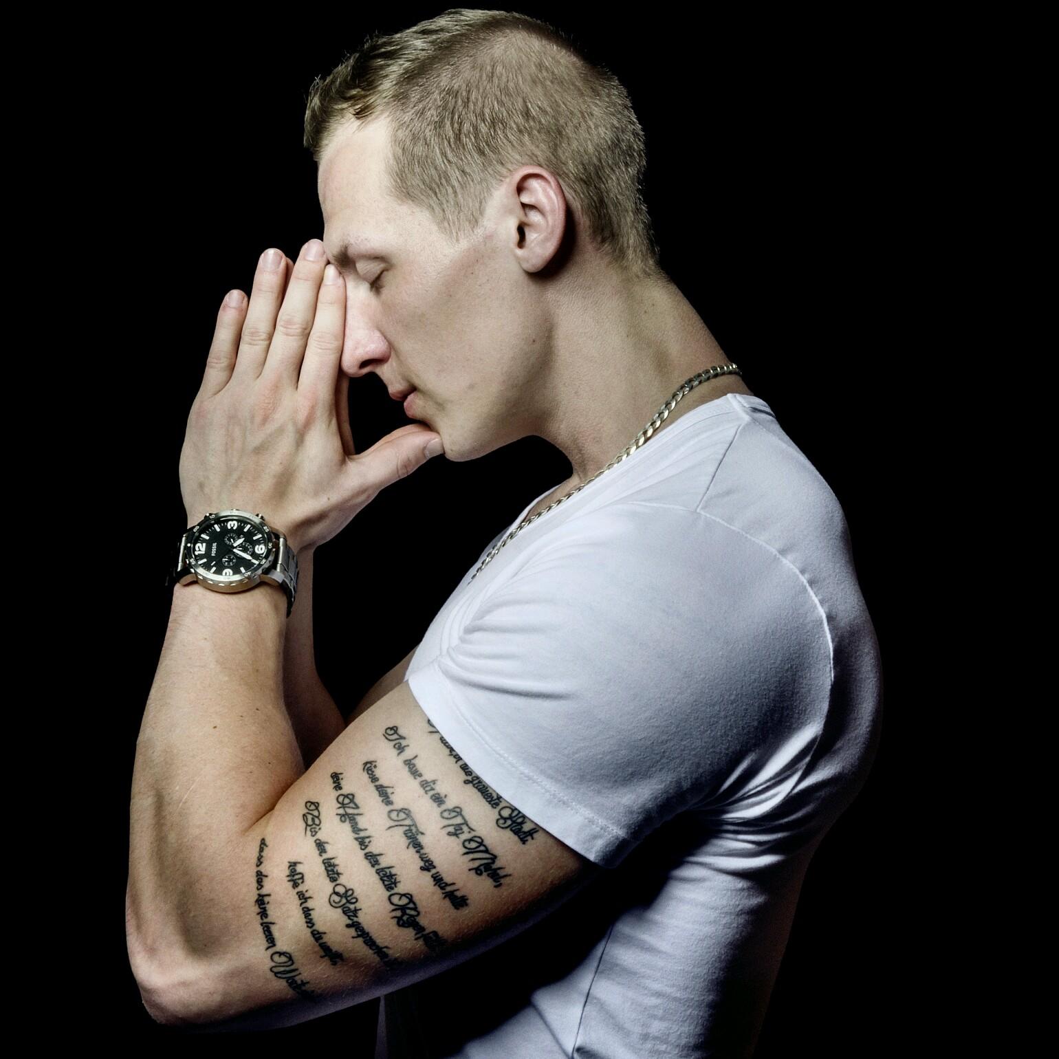 Neue Single „SCHLAFLIED“ ist jetzt überall digital erhältlich.
