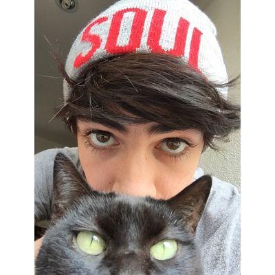 Mi gran sueño es que los tremendos guapotes de @SomosCD9 me sigan o por lo menos @JosDice,tengo la esperanza de que me sigan,los amo chicos