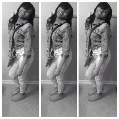 Somewhere w/ my bff @_tayylorrr ✊