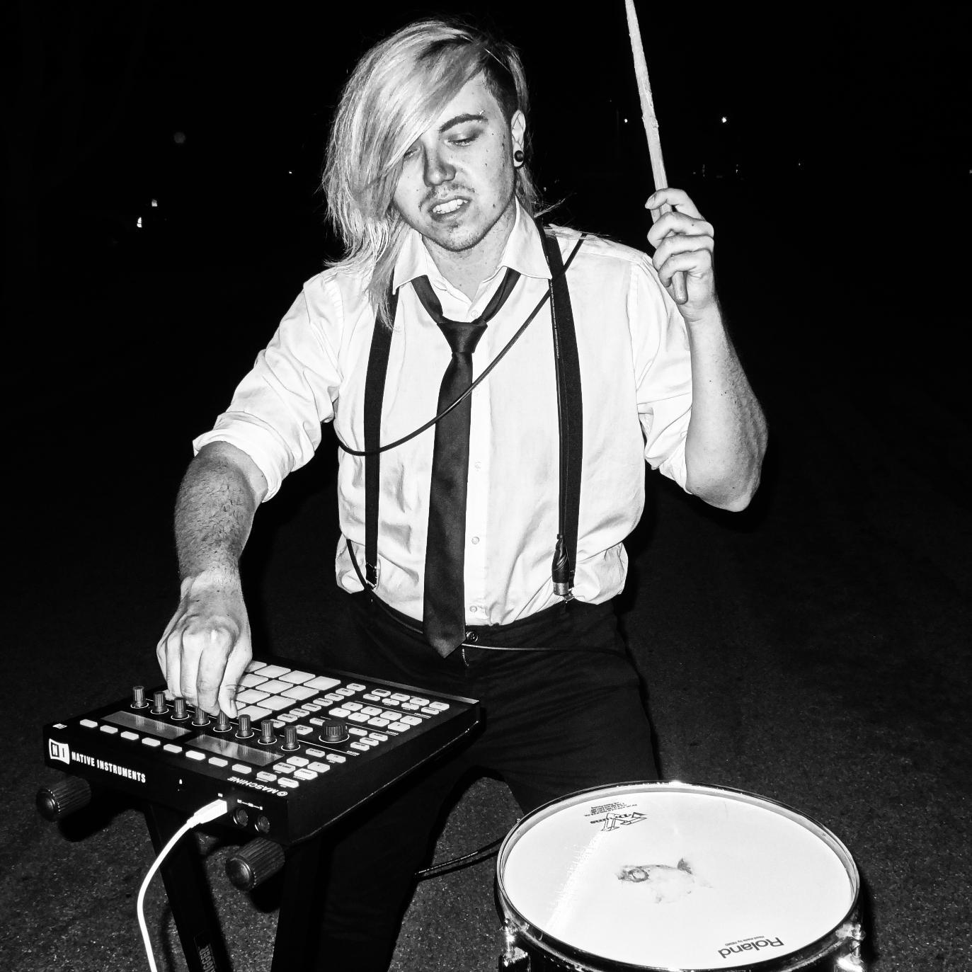 ButtonPushersU's profile picture. ButtonPushersUnited is a blog and community dedicated to the experimentation/blending of music and technology. We are here to ask you to #domorethanpressplay