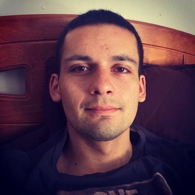 Ingeniero en Informática y Magíster en Ciencias de la Computación. Actualmente estudiando en la UCLM.