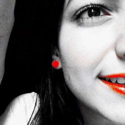 Oi :3 , tenho 16 anos , sou agricolina , amo cavalo S2 , to solteira :/ , i é isso ai :p