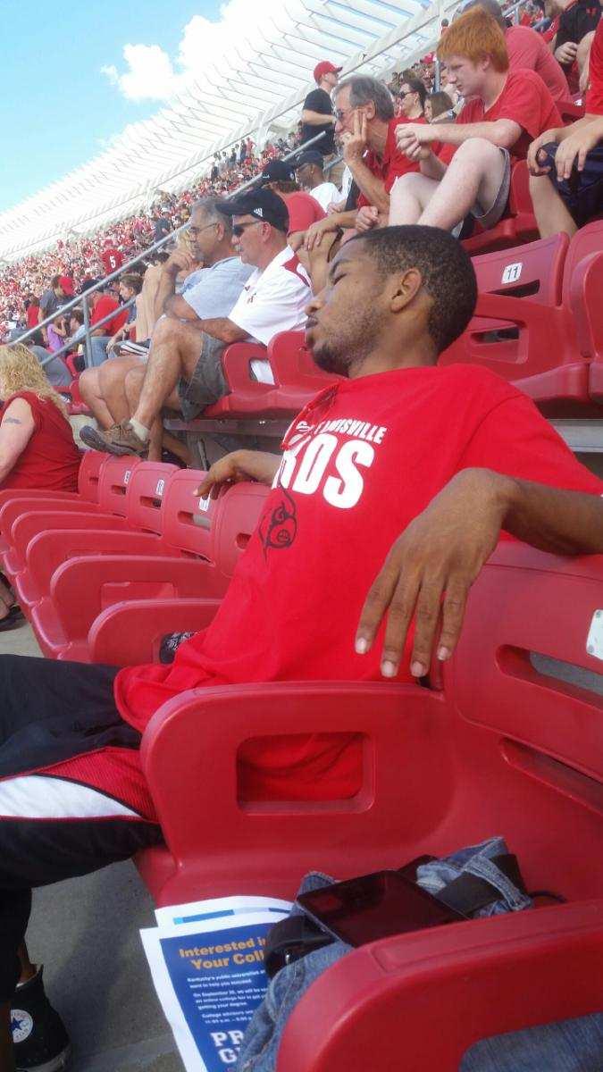 L'yes
$tack or starve.... hopin for BE$T preparin for WOR$T 
#tgfad 
#L1C4 
#ColtsNation 
#Reds 
Snap: BizzareDude