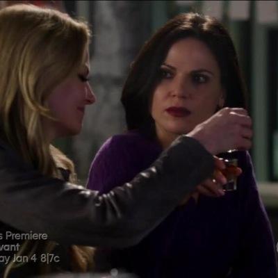 DrunkEmmaSwan's profile picture. Emma Swan here, tweeting drunk.