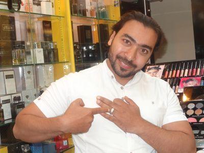 ١. استقبال وتوديع من وإلى مطار القاهره الدولي 
٢. توفير افضل وانسب الشقق المفروشه للمسافرين 
٣. تأجير افخم السيارات v.i.p
٤. رحلات سياحيه 
٥. استشرات طبيه