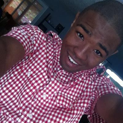 E!NEWS CORRESPONDENT-A HOST OF THE SUNNY SIDE UP SHOW!!! Theatremajor/minnorMassCommJRSCC-
