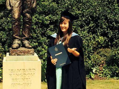 lafillequilits's profile picture. Hello I'm Lauren and I live with crazy people.