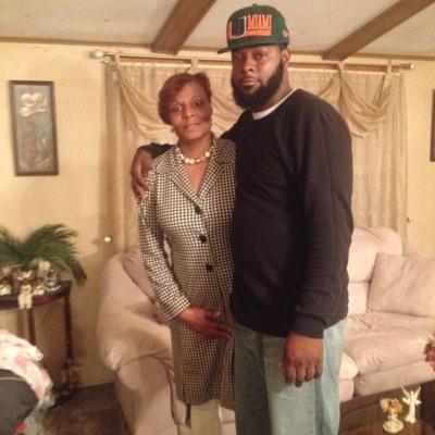 AllanWilliams(700block) IG=a_williams700 father of two! 2no me is 2luv me i handle my business! Im all about that #BIKELIFE FOLLOW ME AT YOUR OWN RISK