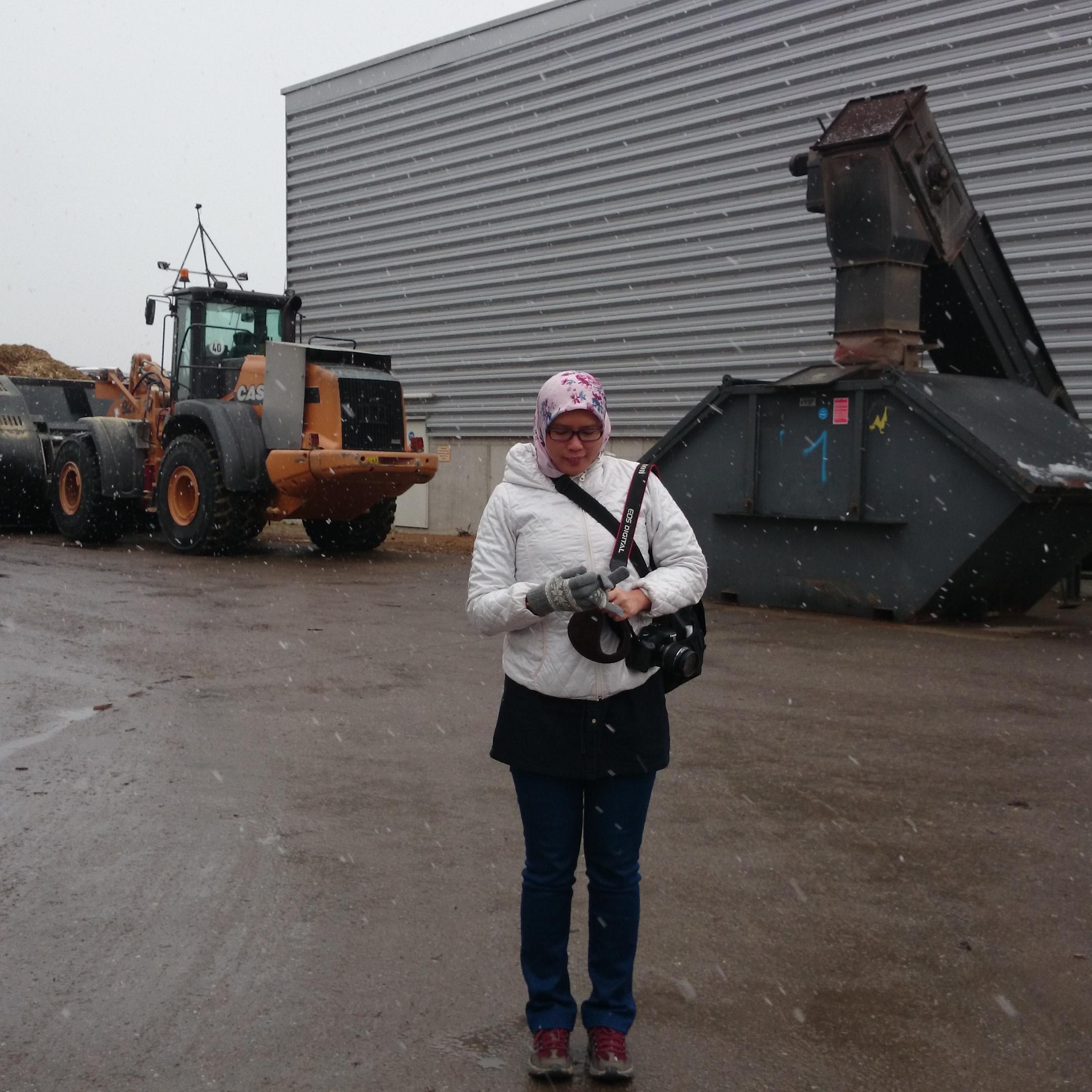 yantinovie2002's profile picture. 