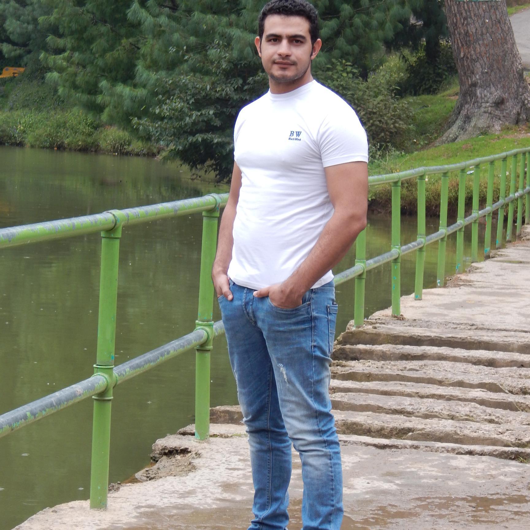 xs2waqaskhan's profile picture. 