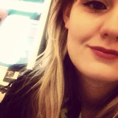 BVB_BIERSACK_4's profile picture. Solo artist/pianist, bands, lipstick, urban outfitters is life!