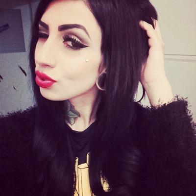lol,new to this twitter thang~~

instagram/teciaxo