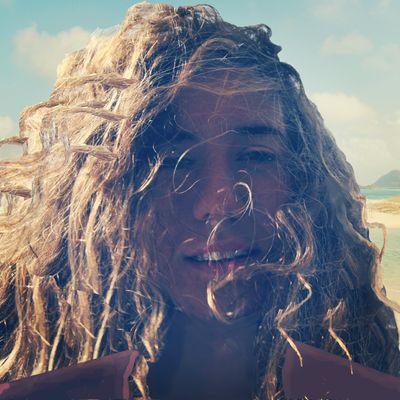 Lauryflower's profile picture. No me puedo dormir por las noches.