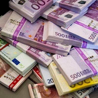 Курс евро не выходя из твиттера каждый день!После 100 подписчиков еще и доллар! #popular #актуально