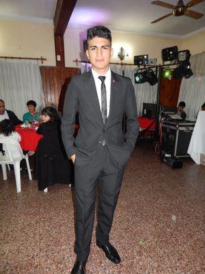 Yo no sé lo que me pasa
cuando estoy con vos
me hipnotiza tu sonrisa
me desarma tu mirada
y de mi no queda nada
me derrito
como un hielo al sol