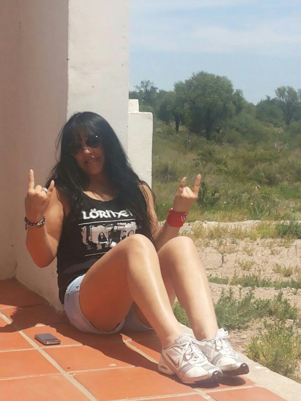 la felicidad tarda en llegar pero llega ....sabes q te amo vida!!!!