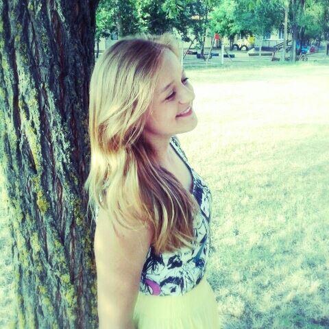 My name is Natalia. I love volleyball and playing guitar. I'm in love with books and perfect youtube guys. ;*