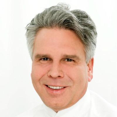 48 Jahre Alt, Ehemaliger Medizin Studen, Arzt, CoD Spieler seit Tag 1