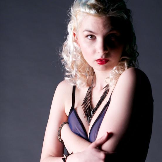 missfauxfoxy's profile picture. Burlesque Dancer/Singer, 100% Vegan, Fake it 'ill you make it ; )