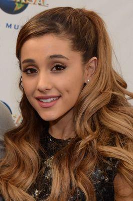 fan page of the recording artist Ariana Grande’ (Ariana Grande’)