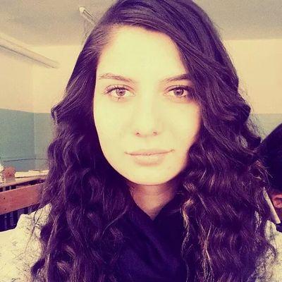 #19 #OĞLAK #GİTAR #GALATASARAYAŞIĞI
Herkes gider. Kahven, kitapların ve
hayallerin kalır.