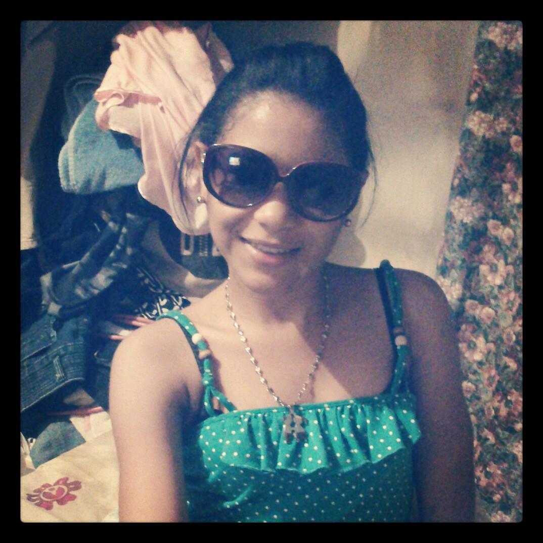 DOY BACK;;                                         BFF:@Caroliin5#@3darlenii.             NAD¡E COMO YO #'SOLO M¡ HERMANA'!