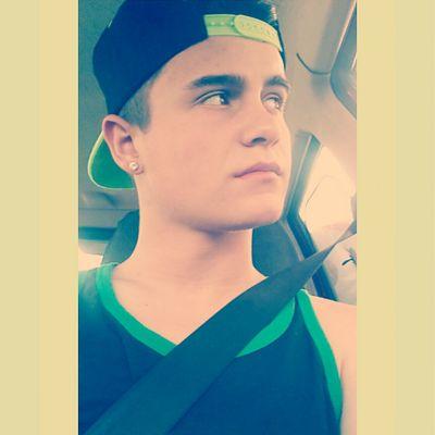 Maño a mucha honra. Lo importante no es ganar sino hacer perder al otro.No vale la pena llorar, por lo que no vale la pena tener.