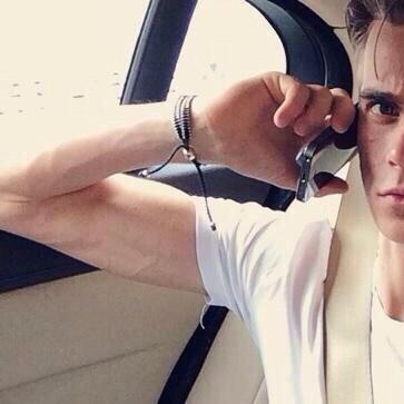 hi im joe's arms -- @zoeftjim