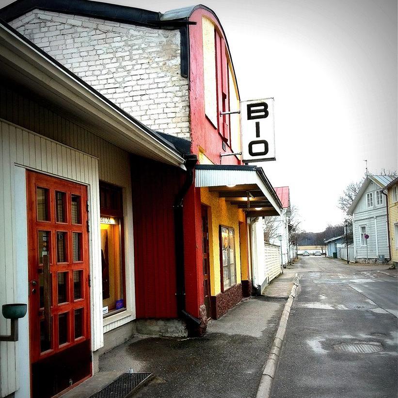 Finlands äldsta biograf. Finland's oldest cinema (1912). Blog (Swedish): http://t.co/ymbrklSC3P