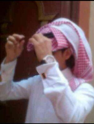 ‏‏‏‏‏‏‏‏‏آلذٌوق زَھرَهہُ . *لآ تنپتٌ فيّ كُل  الحَدآئِق ))  اهيم في حب الزعيم  ((