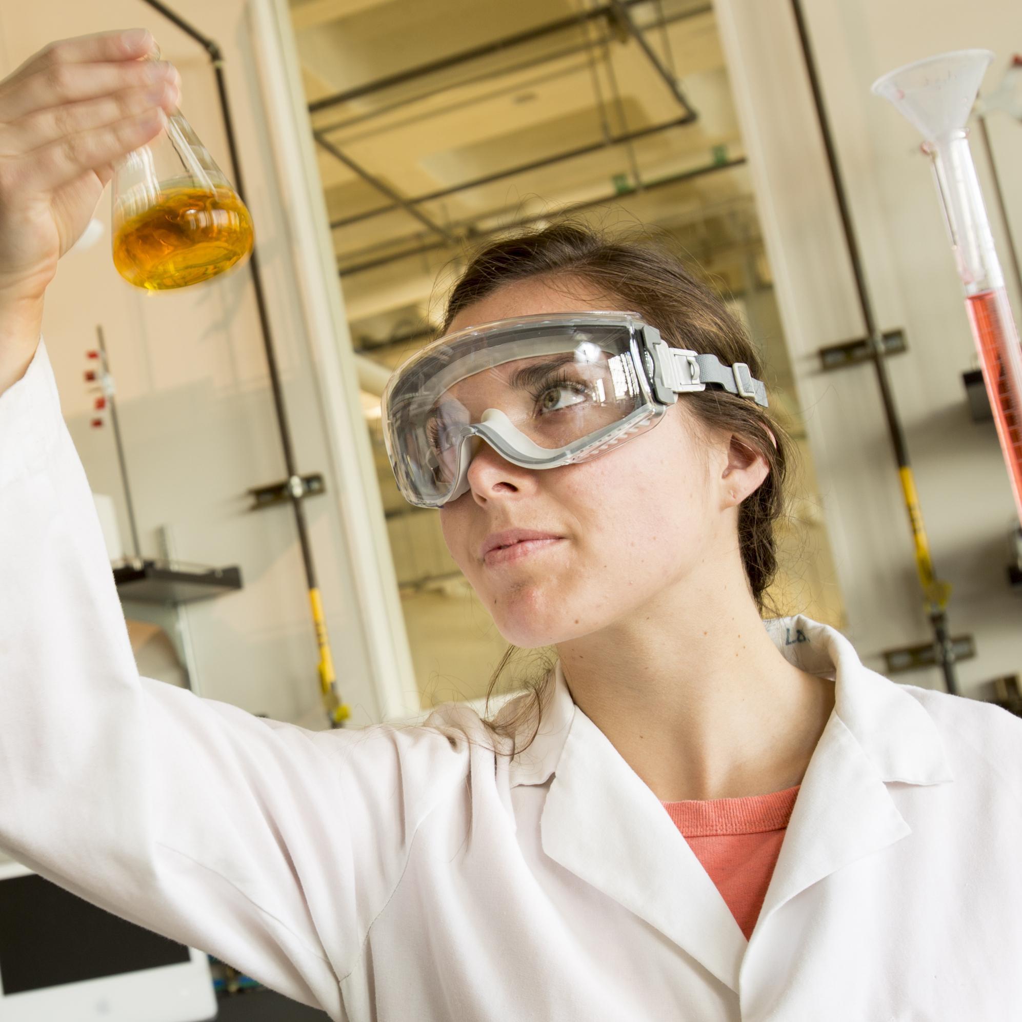 The official Twitter account of the @Univ_Of_Oregon Department of Chemistry and Biochemistry.  Grab your goggles and #GoDUCKScience! http://t.co/OPNalmZf4b