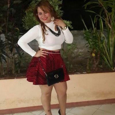 Comparte tu sonrisa con quien la merezca, tu amor con quien lo valore, tus lágrimas con quien te acompañe y tu vida con quien te ame...!!! :)