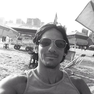 Periodista. Entrenador Personal. Organizador de eventos deportivos y fana del futbol y los autos.
