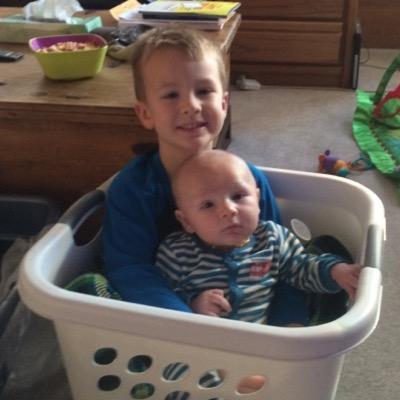 Beezkne3z's profile picture. No one ever pays me in gum.