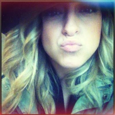 GossamerCandles's profile picture. delicately scented soy candles hand poured in toronto