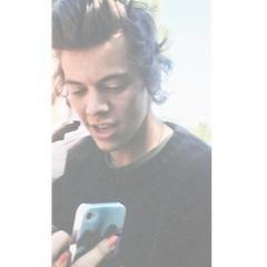 Hii there, instead of following me on here, please follow me on my other acc @lirrycaked for a free follow!! I LOVE YOU ALL!